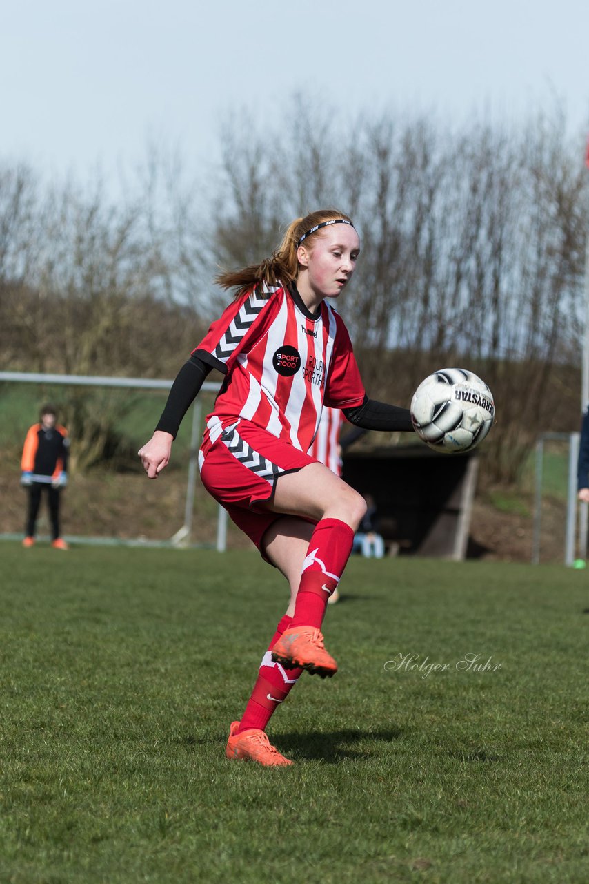 Bild 67 - C-Juniorinnen TSV Zarpen - TuS Tensfeld : Ergebnis: 2:1